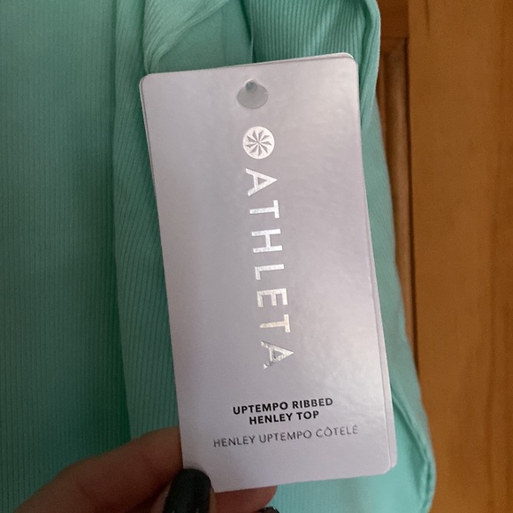 🆕 Athleta Uptempo Ribbed Long Sleeve Mint Green Henley, 1X - Picture 6 of 7